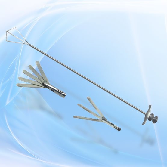 Retractor